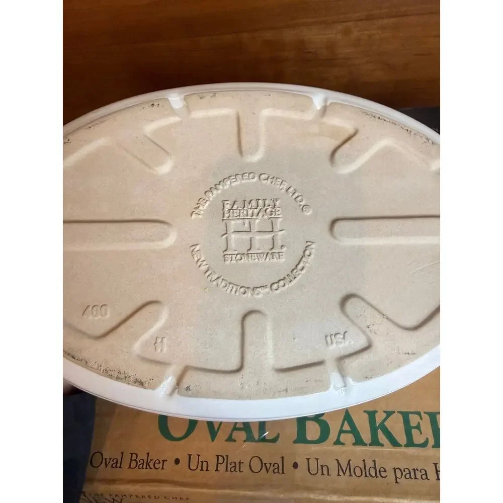 Pampered Chef Family Heritage Oval Dish